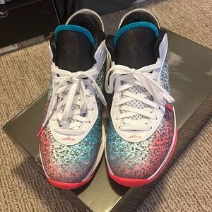 Nike LeBron 8 Low Miami Nights men’s size 9